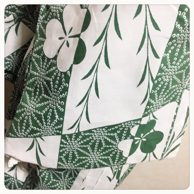 浴衣  三つ葉と柳  和柄 レトロ 古典 モダン クローバー 植物 レディースの水着/浴衣(浴衣)の商品写真