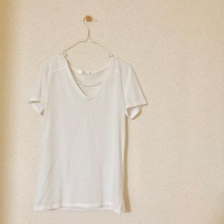 アズールバイマウジー(AZUL by moussy)のAZUL by moussy 白tシャツ vネック(Tシャツ(半袖/袖なし))