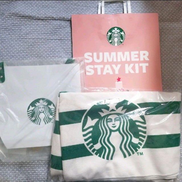 Starbucks Coffee(スターバックスコーヒー)の韓国 スターバックス 2019夏 バスタオル ビニールバッグ エンタメ/ホビーのコレクション(ノベルティグッズ)の商品写真