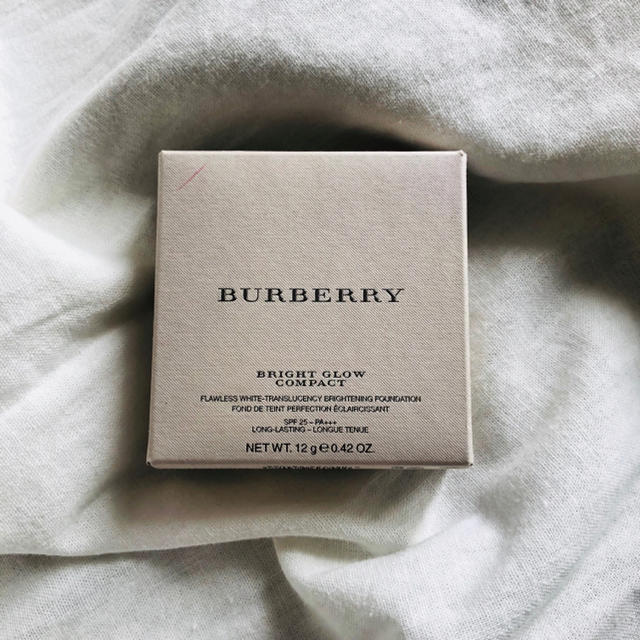 BURBERRY(バーバリー)のBurberry/バーバリー パウダリーファンデーション コスメ/美容のベースメイク/化粧品(ファンデーション)の商品写真