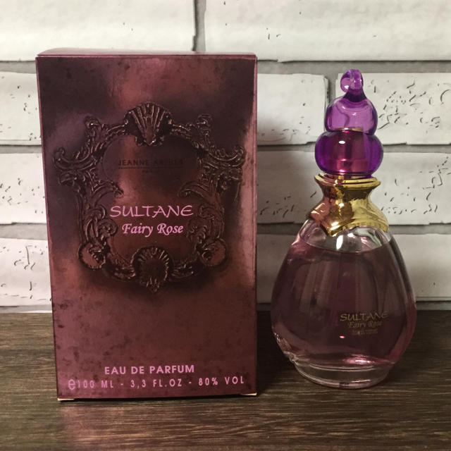 JEANNE ARTHES(ジャンヌアルテス)のスルタン フェアリーローズ  100ml コスメ/美容の香水(香水(女性用))の商品写真