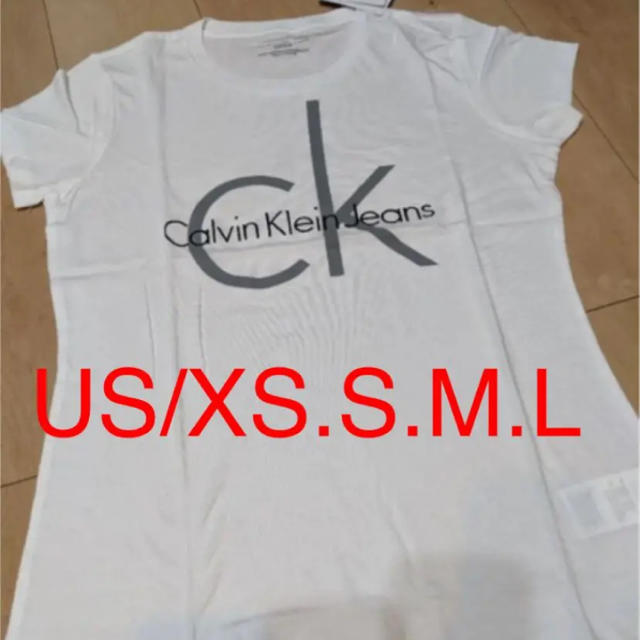 Calvin Klein(カルバンクライン)の最安 カルバンクライン tシャツ 新品未使用 レディースのトップス(Tシャツ(半袖/袖なし))の商品写真