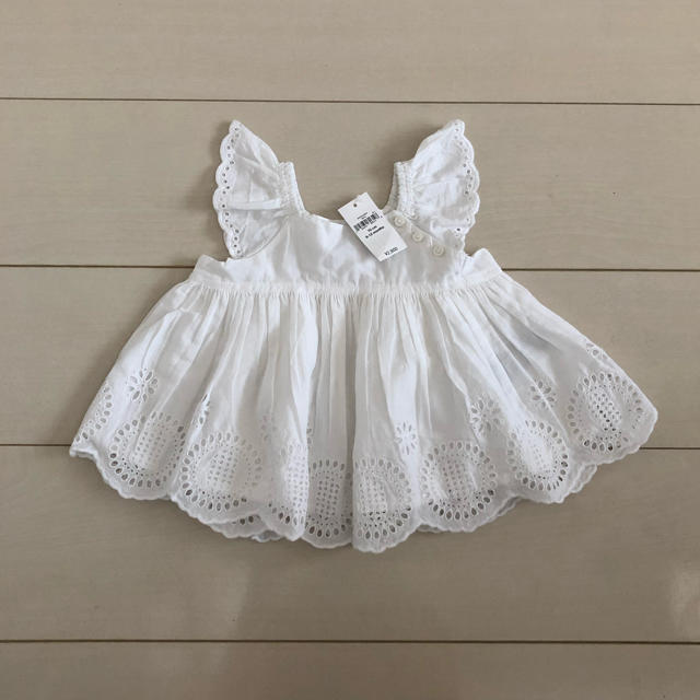 babyGAP(ベビーギャップ)のレースブラウス キッズ/ベビー/マタニティのベビー服(~85cm)(タンクトップ/キャミソール)の商品写真