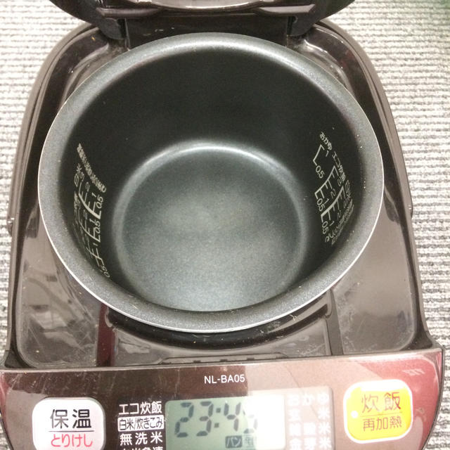 象印(ゾウジルシ)の炊飯器3号炊き美品パン作り可能 スマホ/家電/カメラの調理家電(炊飯器)の商品写真