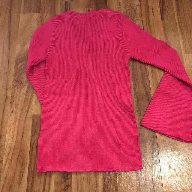 ROSE BUD(ローズバッド)のローズバッド   ニット ピンク 袖フレア Ｖネック リブ レディースのトップス(ニット/セーター)の商品写真