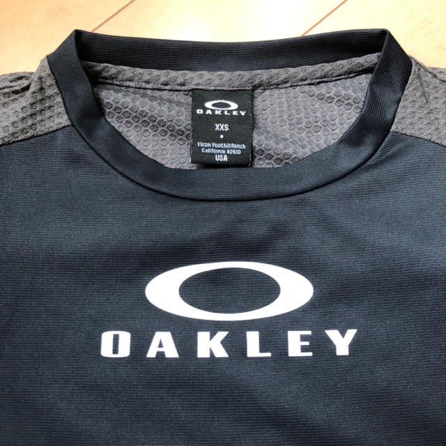 Oakley(オークリー)のオークリー★ジュニア Tシャツ 140 キッズ/ベビー/マタニティのキッズ服男の子用(90cm~)(Tシャツ/カットソー)の商品写真