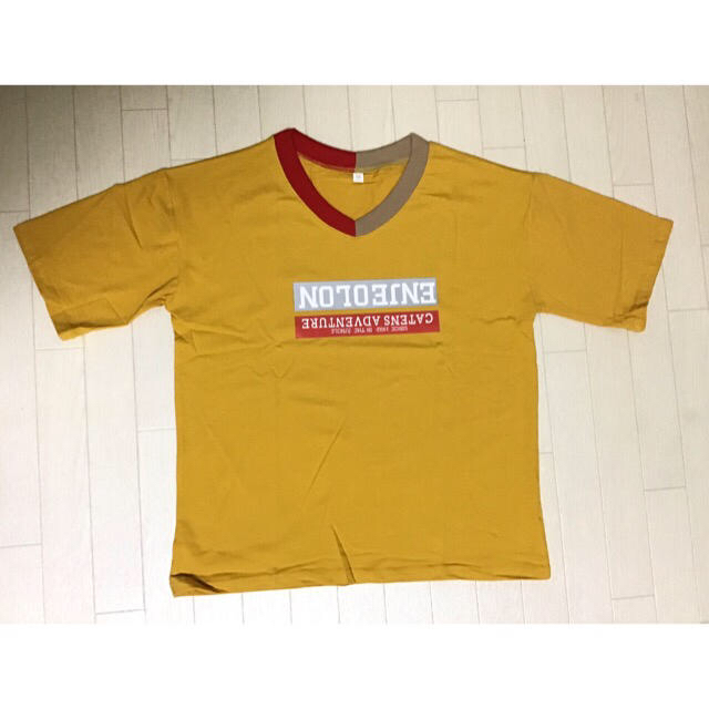 新品 Ｌ イエロー Vネック Tシャツ レディースのトップス(Tシャツ(半袖/袖なし))の商品写真