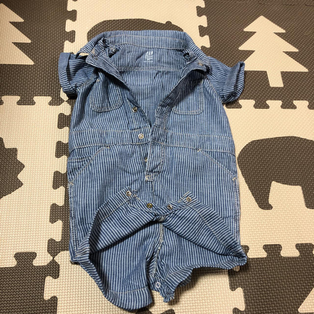 babyGAP(ベビーギャップ)のベビーギャップ ロンパース つなぎ ストライプ 青 70 キッズ/ベビー/マタニティのベビー服(~85cm)(ロンパース)の商品写真