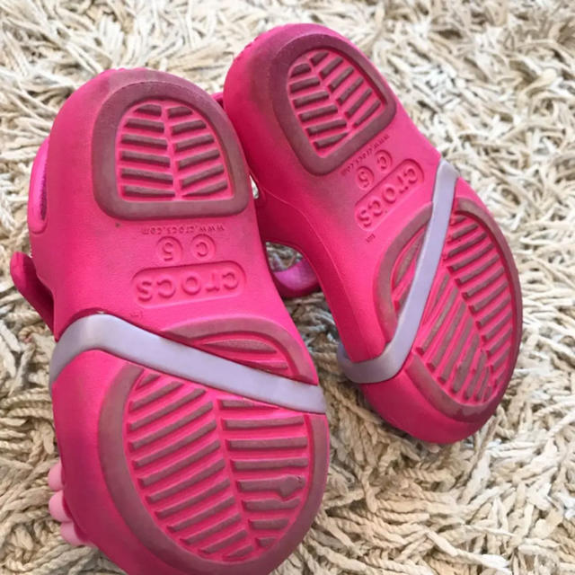 crocs(クロックス)の【クロックス】サンダル5c(13cm) キッズ/ベビー/マタニティのベビー靴/シューズ(~14cm)(サンダル)の商品写真