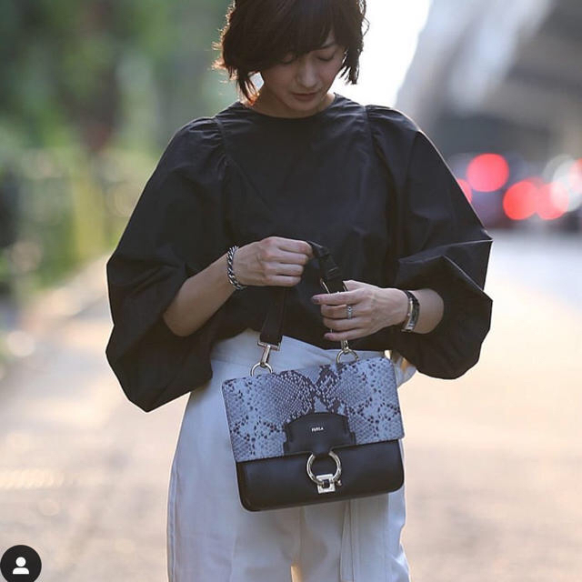 Dressterior 富岡佳子さん着用 即完売 ドレステリア バルーンブラウスの通販 By Suzu Shop ドレステリアならラクマ Dressterior 富岡佳子さん着用 即完売 ドレステリア バルーンブラウスの通販 By Suzu Shop ドレステリアならラクマ