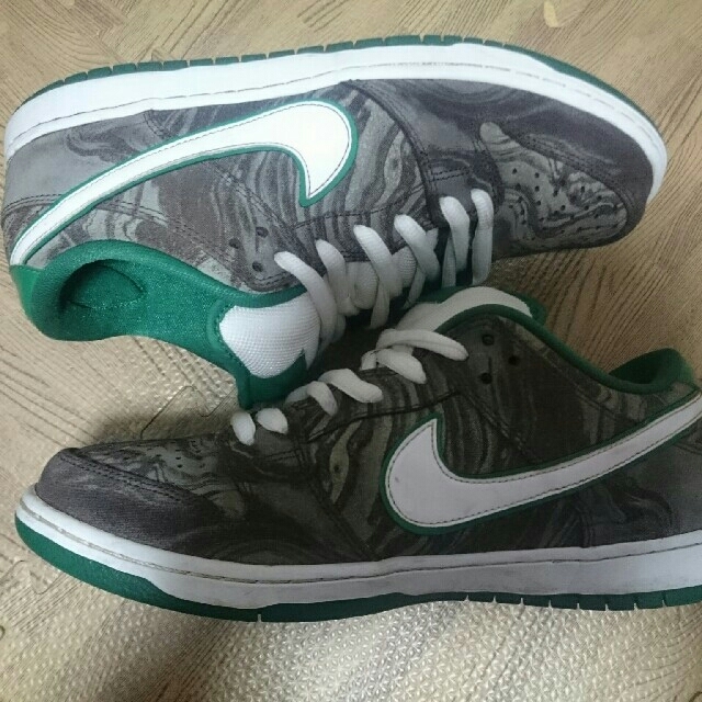 NIKE(ナイキ)のナイキ ダンク NIKE DUNK SB メンズの靴/シューズ(スニーカー)の商品写真