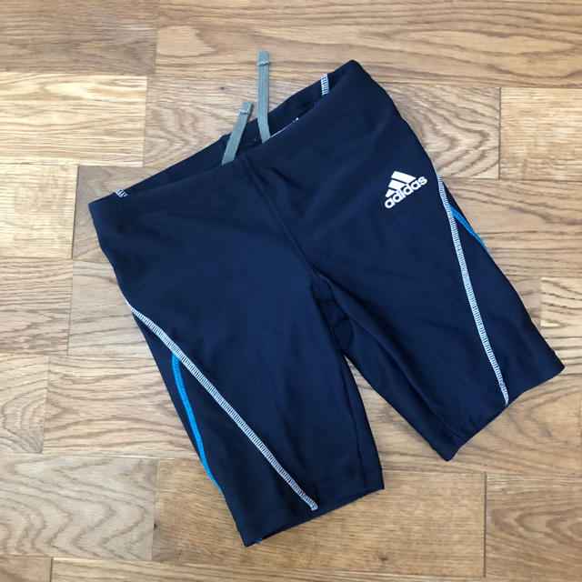 adidas(アディダス)のadidas  男の子水着   120 キッズ/ベビー/マタニティのキッズ服男の子用(90cm~)(水着)の商品写真