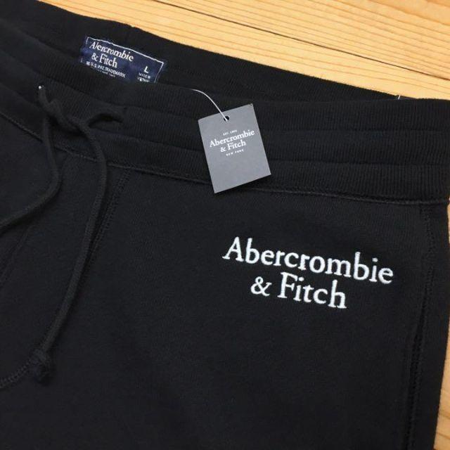 Abercrombie&Fitch(アバクロンビーアンドフィッチ)の新品【メンズXL】★アバクロ★ロゴ刺しゅうスウェット生地ショートパンツ/黒 メンズのパンツ(ショートパンツ)の商品写真