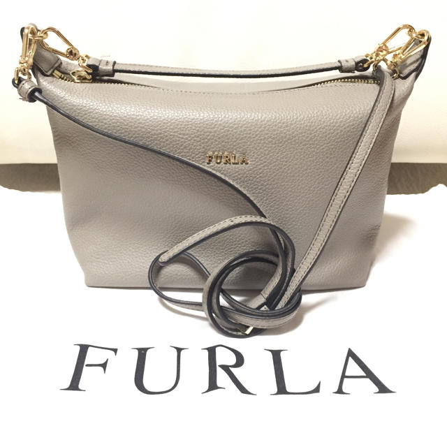 FURLA ソフィー 美品ジップ内部