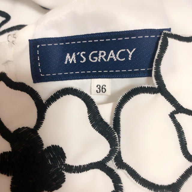 M'S GRACY(エムズグレイシー)の【M'S GRACY】極上フラワーモノトーンワンピース❀*。カタログ掲載 レディースのワンピース(ひざ丈ワンピース)の商品写真