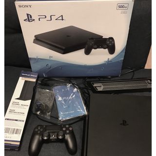 プレイステーション4(PlayStation4)のPS4 slim 本体 縦置きスタンド付き(家庭用ゲーム機本体)