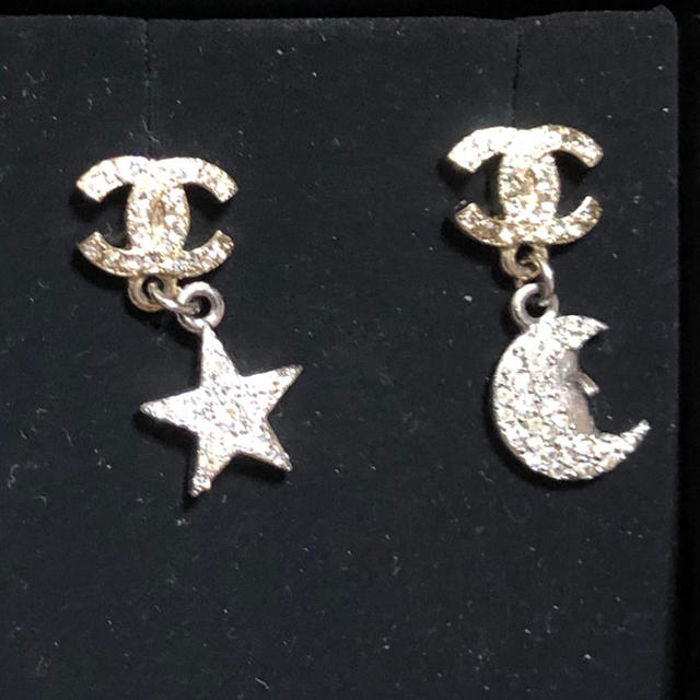 独創的 CHANEL - お値下げ新品♡CHANEL月と星のピアス ピアス