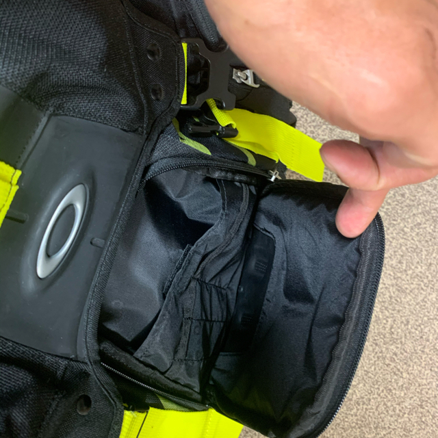 Oakley(オークリー)のOAKLEY back pack   メンズのバッグ(バッグパック/リュック)の商品写真