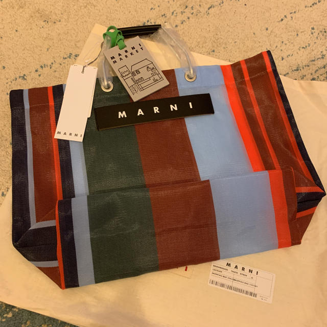 Marni(マルニ)のマルニカフェ  バッグ 新品 ラッカーレッド  レディースのバッグ(トートバッグ)の商品写真