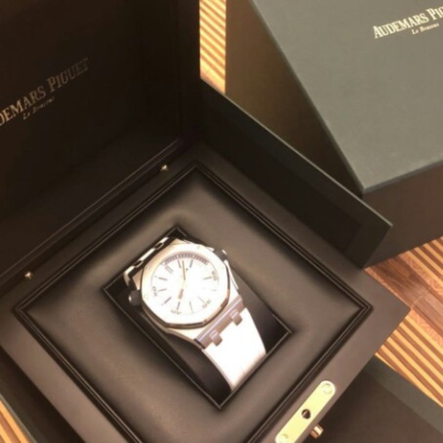 AUDEMARS PIGUET - ロイヤルオークのオフショルシリーズ15710 ST.OO.A 010 CA.01の通販 by スギヤマ テルマサ's shop｜オーデマピゲならラクマ