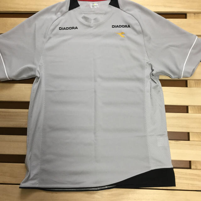 DIADORA(ディアドラ)の【専用出品】ディアドラ Tシャツ【美品】 スポーツ/アウトドアのサッカー/フットサル(ウェア)の商品写真