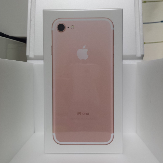 人気の贈り物が - Apple 新品未使用 ローズゴールド docomo 32GB iPhone7 スマートフォン本体