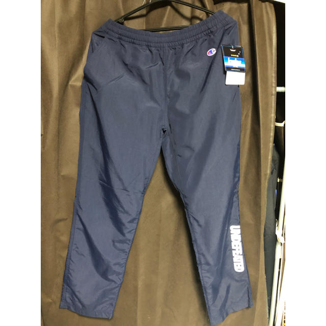 UNDEFEATED(アンディフィーテッド)のUNDEFEATED CHAMPION NYLON PANT Mサイズ メンズのパンツ(その他)の商品写真