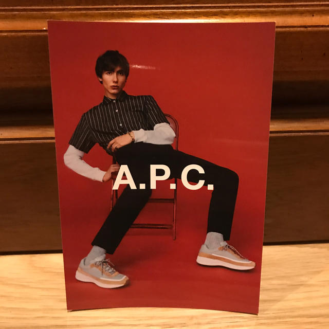 A.P.C(アーペーセー)の値下げ   APC ポストカード 2018秋冬 エンタメ/ホビーの声優グッズ(写真/ポストカード)の商品写真