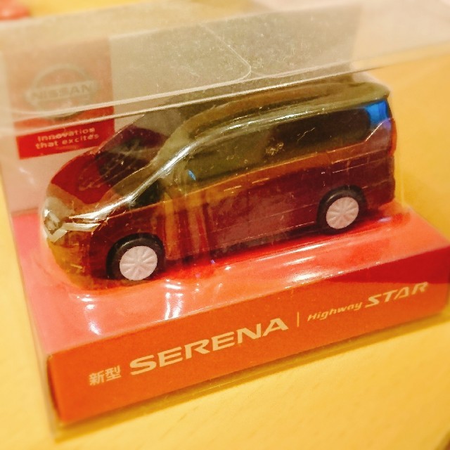 SERENA(セレナ)の日産 セレナ ミニカー 非売品 エンタメ/ホビーのおもちゃ/ぬいぐるみ(ミニカー)の商品写真