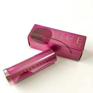 アーバンディケイ(Urban Decay)のNaked Cherry シリーズのJuicy リップスティック 在庫処分セール(口紅)