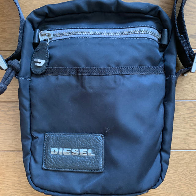 DIESEL(ディーゼル)の【オータムセール】DIESEL 強ナイロンツイードショルダーバッグ ブラック メンズのバッグ(ショルダーバッグ)の商品写真