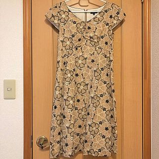 トッカ(TOCCA)のTOCCA総刺繍ワンピース(ひざ丈ワンピース)