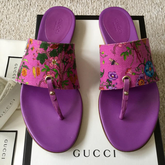 Gucci(グッチ)の新品!グッチ フローラルキャンバス トングサンダル 23.5㎝ レディースの靴/シューズ(サンダル)の商品写真