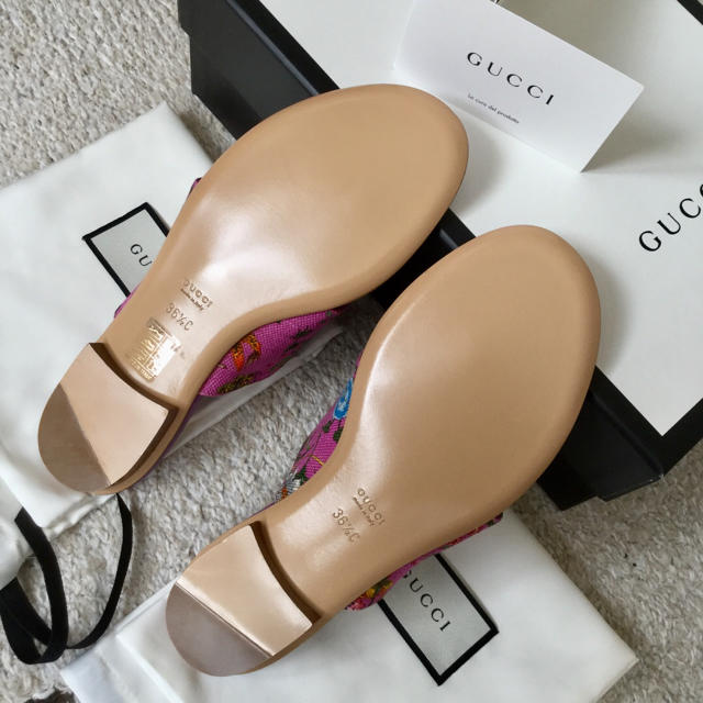 Gucci(グッチ)の新品!グッチ フローラルキャンバス トングサンダル 23.5㎝ レディースの靴/シューズ(サンダル)の商品写真