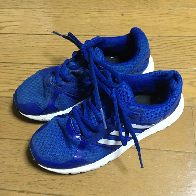 adidas(アディダス)のアディダススニーカー 21.5㎝★ブルー キッズ/ベビー/マタニティのキッズ靴/シューズ(15cm~)(スニーカー)の商品写真