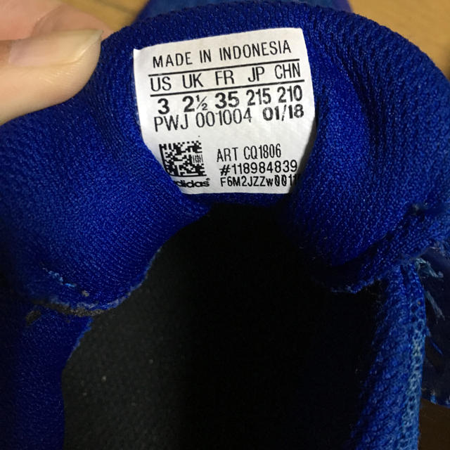 adidas(アディダス)のアディダススニーカー 21.5㎝★ブルー キッズ/ベビー/マタニティのキッズ靴/シューズ(15cm~)(スニーカー)の商品写真