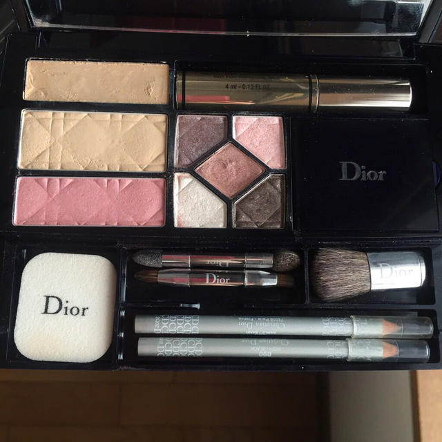 Christian Dior(クリスチャンディオール)のディオール メイクパレット コスメ/美容のキット/セット(コフレ/メイクアップセット)の商品写真