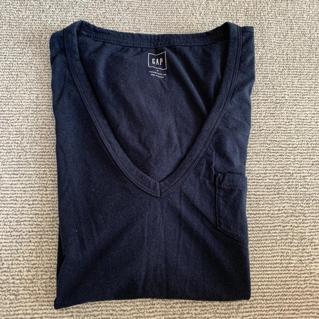 GAP(ギャップ)のGAP レディース VネックTシャツ ネイビー S レディースのトップス(Tシャツ(半袖/袖なし))の商品写真