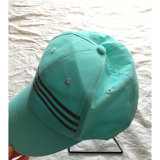 adidas(アディダス)の🧢 adidas ランニング キャップ 新品 エメラルドグリーン 新品🧢 レディースの帽子(キャップ)の商品写真