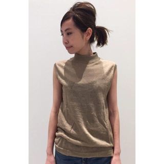 アパルトモンドゥーズィエムクラス(L'Appartement DEUXIEME CLASSE)のL'Appartement LINEN ノースリーブ TOP ベージュ◆未使用(ニット/セーター)