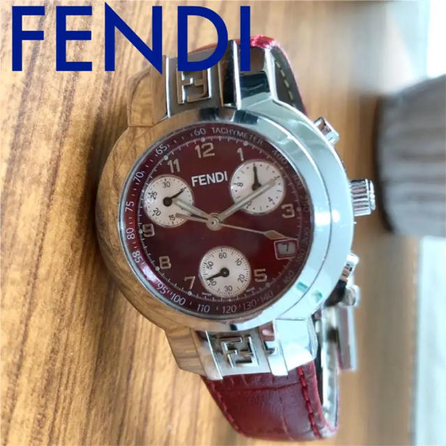 FENDI - FENDI★フェンディ レディース時計 クオーツ 赤文字盤 赤ベルトの通販 by コンコン’s shop｜フェンディならラクマ