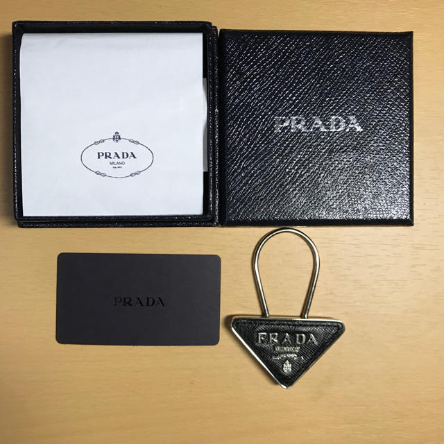 PRADA(プラダ)のプラダ キーホルダー メンズのファッション小物(キーホルダー)の商品写真