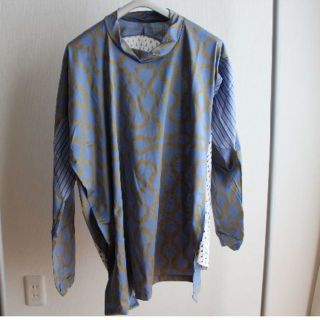 ヴィヴィアンウエストウッド(Vivienne Westwood)の新品　ヴィヴィアン　スクイグル　水×ゴールド(Tシャツ(長袖/七分))