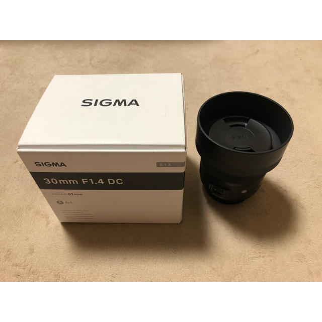 SIGMA(シグマ)のSIGMA ニコン用 30mm 単焦点レンズ スマホ/家電/カメラのカメラ(レンズ(単焦点))の商品写真