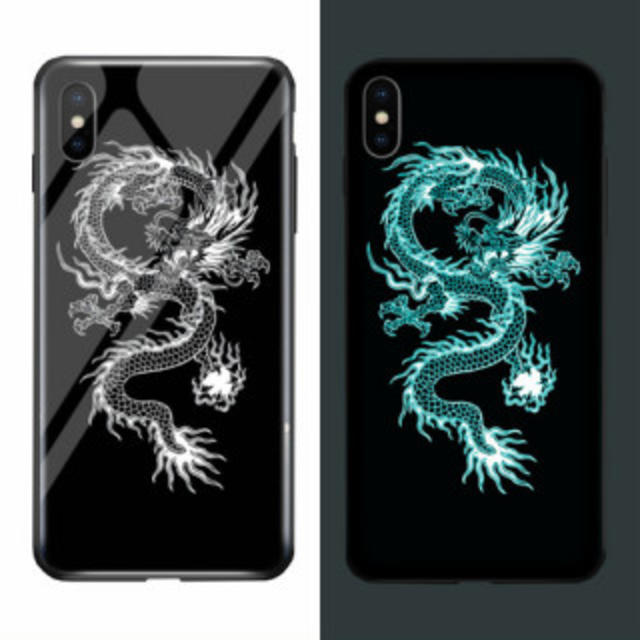 iPhone XR ケース キラキラ 夜光効果 TPU 耐衝撃 ドラゴン カバーの通販 by オコジョ's shop｜ラクマ