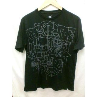 ディーシーシュー(DC SHOE)の匿名即日発可！DC SHOES ブラックTシャツブランドgoodプリントL (Tシャツ/カットソー(半袖/袖なし))