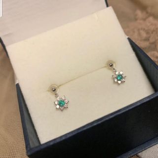 ジュエリーツツミ(JEWELRY TSUTSUMI)のエメラルド　ピアス　10k(ピアス)