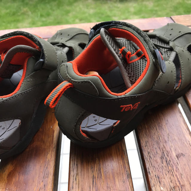 Teva(テバ)のteva サンダル 22㎝ キッズ/ベビー/マタニティのキッズ靴/シューズ(15cm~)(サンダル)の商品写真