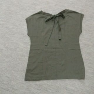 フェリシモ(FELISSIMO)のフェリシモカーキーノースリーブ(Tシャツ(半袖/袖なし))