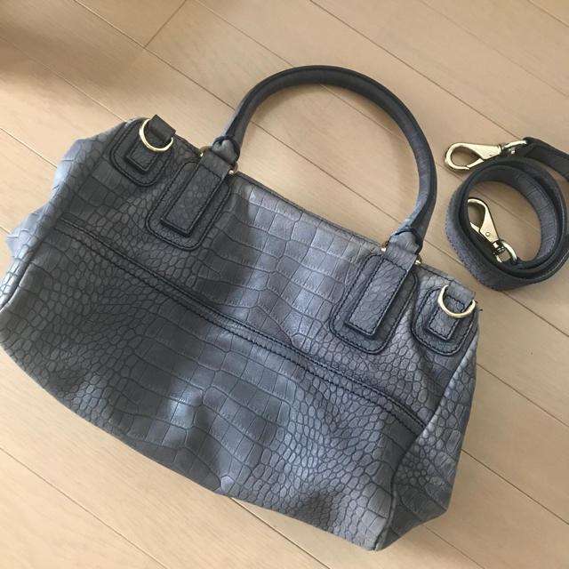 GIVENCHY(ジバンシィ)のりく様専用　お値下げ！givenchy pandora ジバンシー パンドラ  レディースのバッグ(トートバッグ)の商品写真